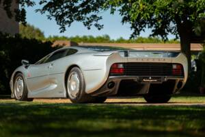 Image 5/50 of Jaguar XJ 220 (1993)