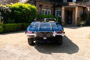 Image 29/86 de Jaguar E-Type (1967)