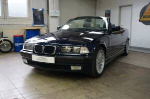 Image 5/36 of BMW 318i (1999)