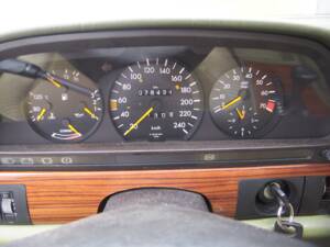 Image 18/34 of Mercedes-Benz 380 SE (1980)
