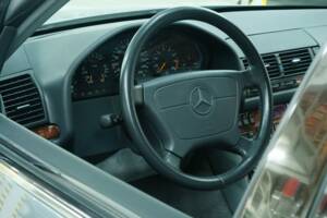 Bild 43/50 von Mercedes-Benz 300 SE (1992)