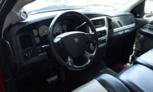 Image 6/82 of Dodge Ram SRT 10 (2005)