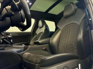Bild 17/28 von Audi RS6 Avant Performance (2017)