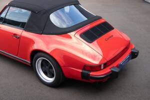 Image 16/29 of Porsche 911 Carrera 3.2 (1989)