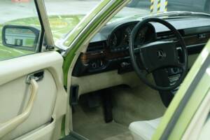 Image 25/50 de Mercedes-Benz 450 SEL 6,9 (1976)