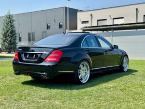 Bild 18/79 von Mercedes-Benz S 500 BlueEFFICIENCY (2011)