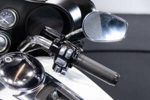 Image 32/50 of Harley-Davidson DUMMY (2010)