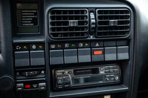 Bild 21/38 von Opel Omega 3,0i 24V (1992)