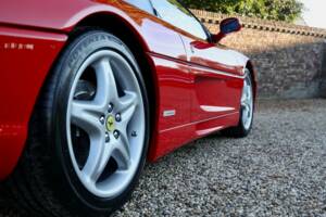 Immagine 43/50 di Ferrari F 355 Berlinetta (1996)