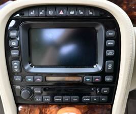Image 49/50 de Jaguar XJ 8 4.2 (2009)