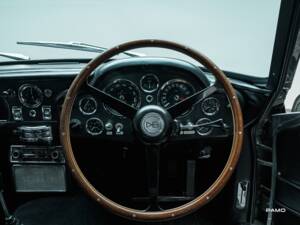 Bild 30/40 von Aston Martin DB 6 (1965)