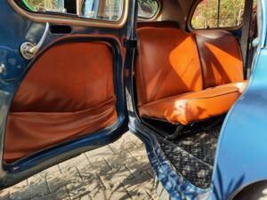 Bild 15/19 von Renault 4 CV (1952)