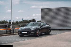 Image 1/19 of Porsche Panamera GTS (2014)