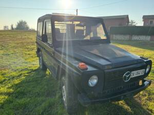 Image 12/53 of Mercedes-Benz 240 GD (SWB) (1982)