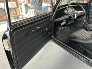 Image 5/8 de Leyland Authi Mini 850 (1971)