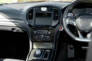 Image 41/50 de Chrysler 300 SRT8 (2017)