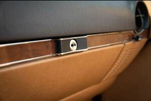 Imagen 17/20 de Mercedes-Benz 560 SL (1989)