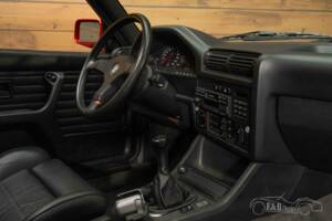 Image 13/19 of BMW M3 (1989)