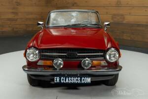Image 16/19 of Triumph TR 6 (1974)