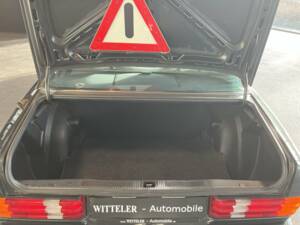 Bild 18/22 von Mercedes-Benz 190 E 2.5-16 (1990)