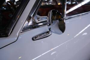 Image 14/36 of Ferrari 330 GT 2+2 (1964)