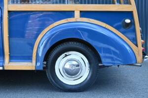 Image 26/50 of Morris Minor 1000 Traveller (1971)