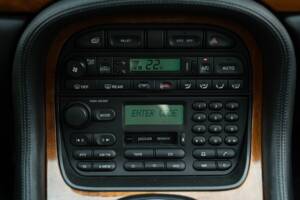 Image 49/50 de Jaguar XJ 8 Sovereign (1997)