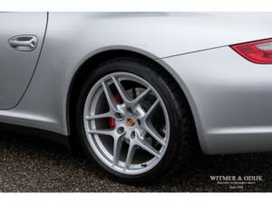 Immagine 24/29 di Porsche 911 Carrera 4S (2007)