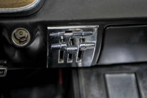 Image 24/50 of Ford Mustang 289 (1966)