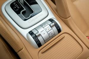 Image 18/25 of Porsche Cayenne Turbo (2008)