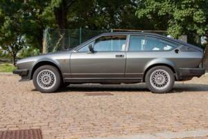 Image 3/10 de Alfa Romeo Alfa 6 - 2.5 (1981)