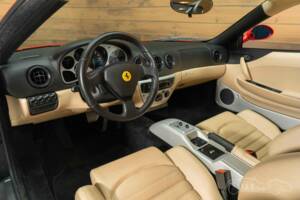 Image 13/19 of Ferrari 360 Modena (2001)