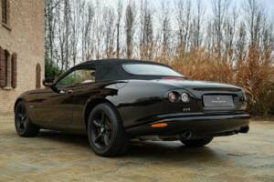 Bild 6/50 von Jaguar XK8 4.0 (2006)