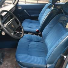 Bild 33/52 von Peugeot 504 (1979)
