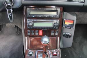 Image 38/50 of Mercedes-Benz SL 320 (2001)