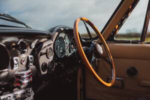 Image 72/99 of Aston Martin DB 6 Volante (1968)