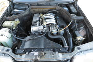 Image 16/92 de Mercedes-Benz 200 D (1989)