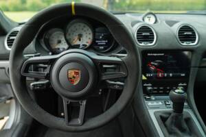 Image 41/100 of Porsche 718 Cayman GT4 RS Weissach (2024)