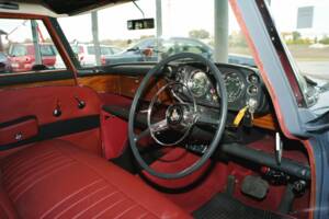 Image 2/8 of Rover 3 Litre Mk IA (1961)