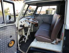 Image 9/18 of Volkswagen T1 panel van (1963)