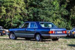 Image 12/70 of Mercedes-Benz 500 SE (1984)