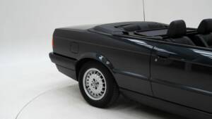 Bild 15/15 von BMW 318i (1992)