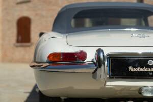 Bild 15/50 von Jaguar E-Type (1968)