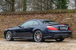 Immagine 2/50 di Mercedes-Benz SL 63 AMG (2012)