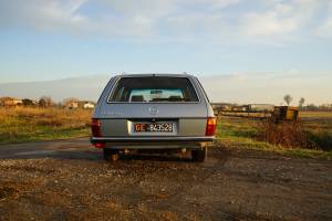 Image 3/22 of Mercedes-Benz 240 TD (1981)