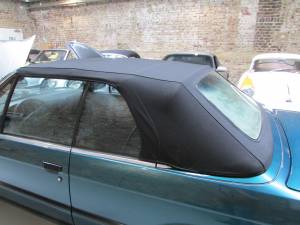 Afbeelding 24/30 van BMW 318i (1992)