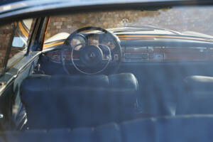 Image 46/50 of Mercedes-Benz 280 SE (1968)