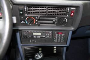 Image 14/36 of BMW 635 CSi (1984)