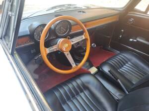 Image 18/39 of Alfa Romeo Giulia GT 1300 Junior (1970)