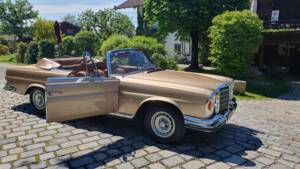 Image 30/38 of Mercedes-Benz 280 SE 3,5 (1969)